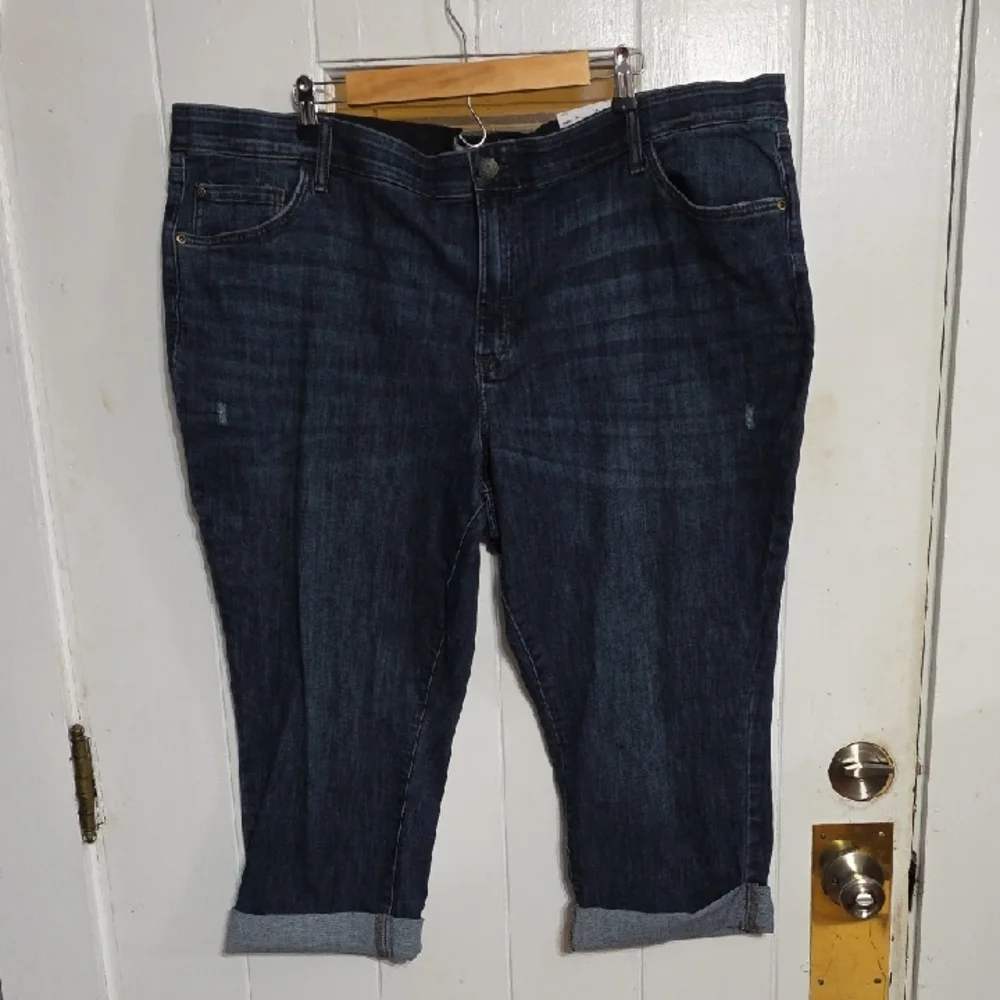 NWT Sonoma Women's Denim Capris Rolled Cuff Stretch Comfort Mid‎ Calf Sz 28 W
